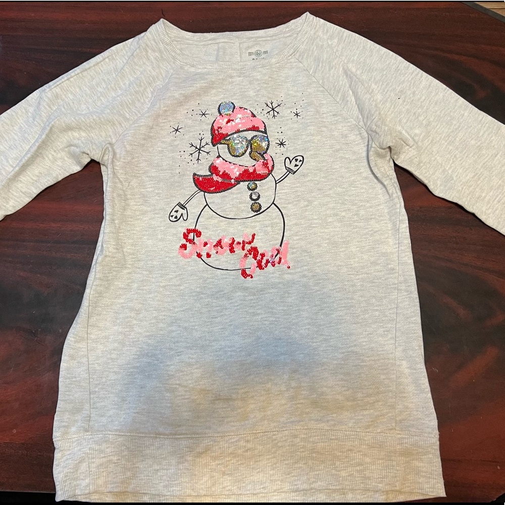 Cozy crewneck great for the winter